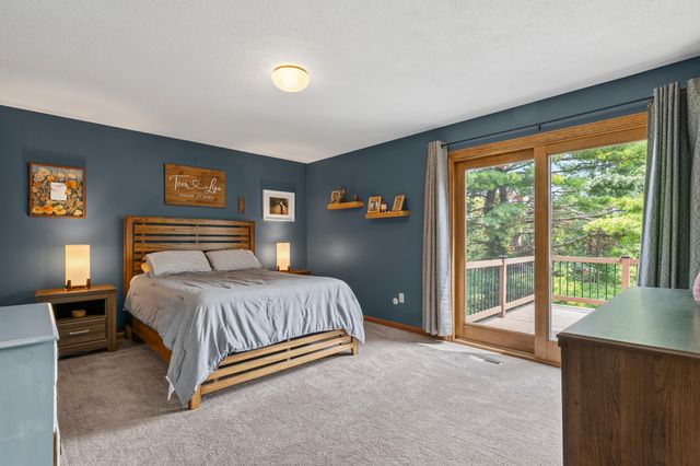 3640 Lakeview Court NE, Rochester, MN 55906