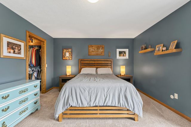 3640 Lakeview Court NE, Rochester, MN 55906