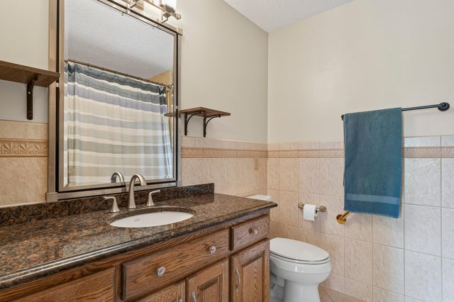 3640 Lakeview Court NE, Rochester, MN 55906