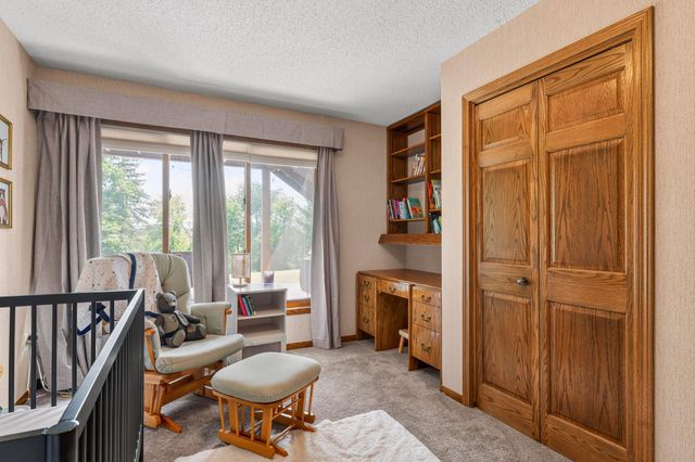 3640 Lakeview Court NE, Rochester, MN 55906