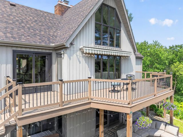 3640 Lakeview Court NE, Rochester, MN 55906