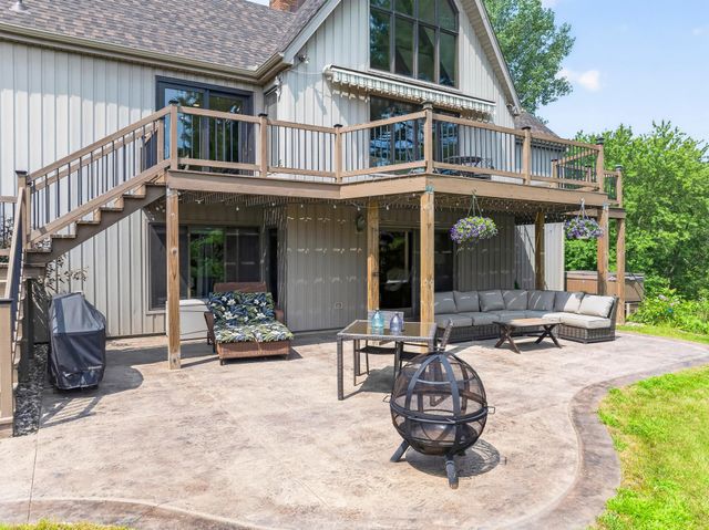 3640 Lakeview Court NE, Rochester, MN 55906