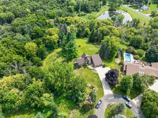 3640 Lakeview Court NE, Rochester, MN 55906
