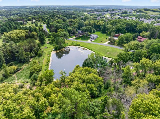 3640 Lakeview Court NE, Rochester, MN 55906