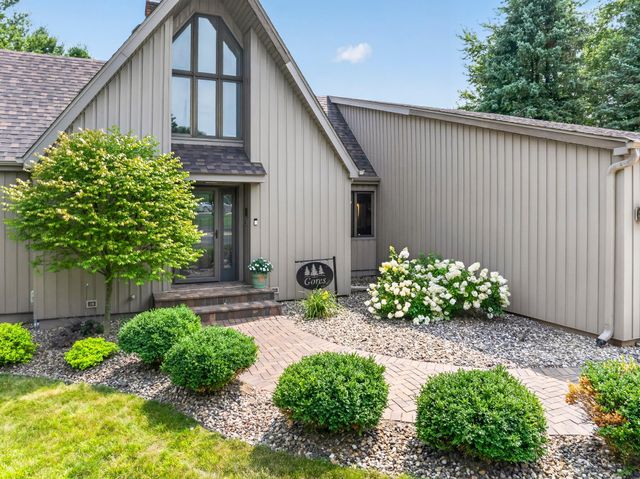 3640 Lakeview Court NE, Rochester, MN 55906