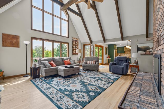 3640 Lakeview Court NE, Rochester, MN 55906