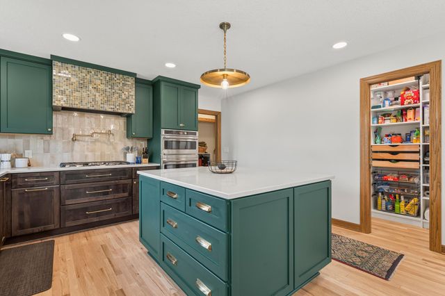 3640 Lakeview Court NE, Rochester, MN 55906