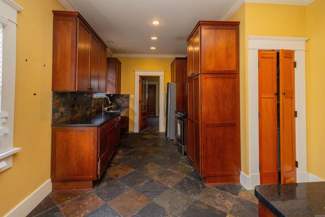 215 Johnson Street, Little Rock, AR 72205