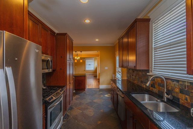 215 Johnson Street, Little Rock, AR 72205