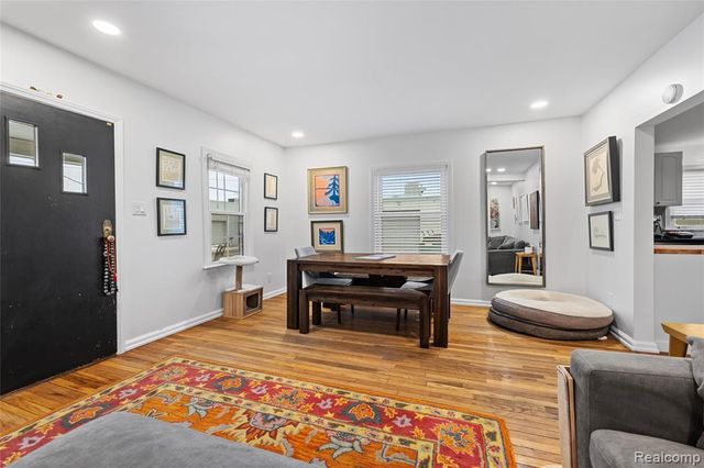 31 Manatee Avenue, Hazel Park, MI 48030