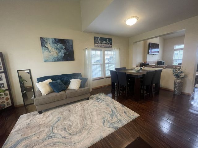 20414 GLEN VISTA Lane, Crest Hill, IL 60403