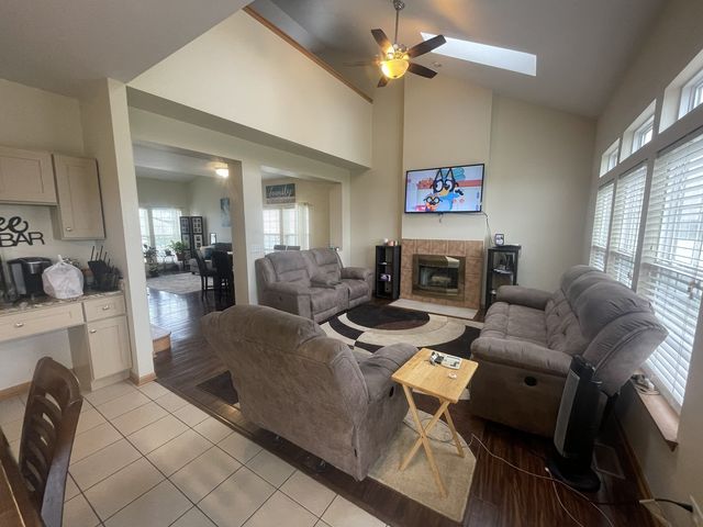 20414 GLEN VISTA Lane, Crest Hill, IL 60403
