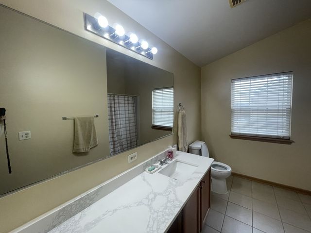 20414 GLEN VISTA Lane, Crest Hill, IL 60403