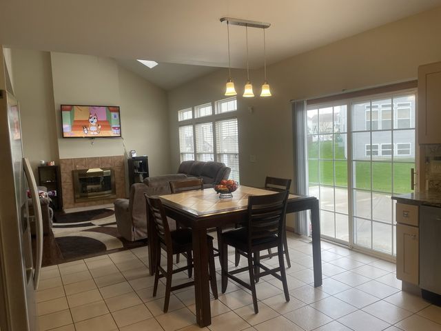 20414 GLEN VISTA Lane, Crest Hill, IL 60403