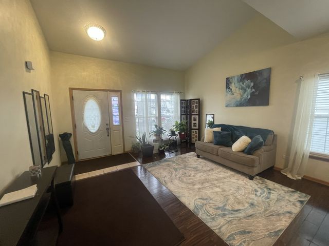 20414 GLEN VISTA Lane, Crest Hill, IL 60403