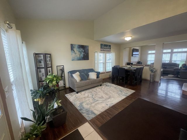 20414 GLEN VISTA Lane, Crest Hill, IL 60403