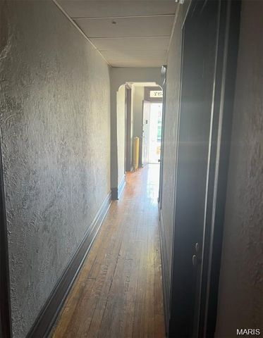 4537 Clarence Avenue, St Louis, MO 63115