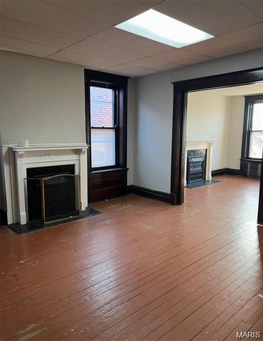 4537 Clarence Avenue, St Louis, MO 63115