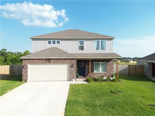 204 W Laurel Avenue, Rogers, AR 72758