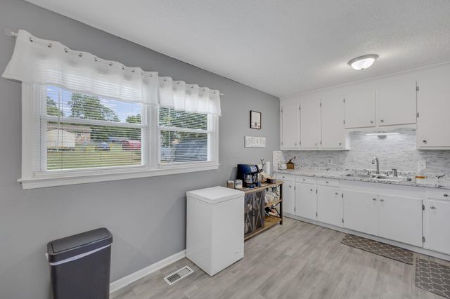 215 Camellia Circle, Gaffney, SC 29341