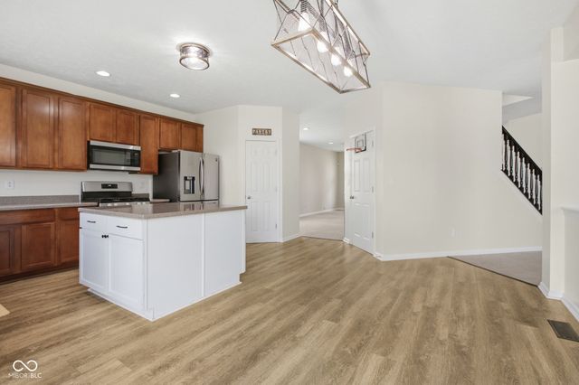 2410 McGregor Drive, Avon, IN 46123