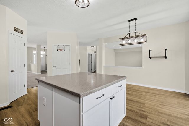 2410 McGregor Drive, Avon, IN 46123