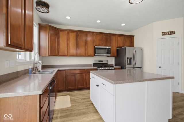 2410 McGregor Drive, Avon, IN 46123