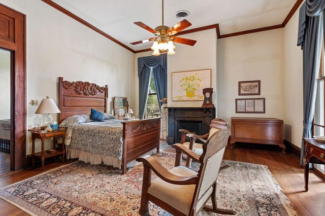 351 E Colorado ST, La Grange, TX 78945