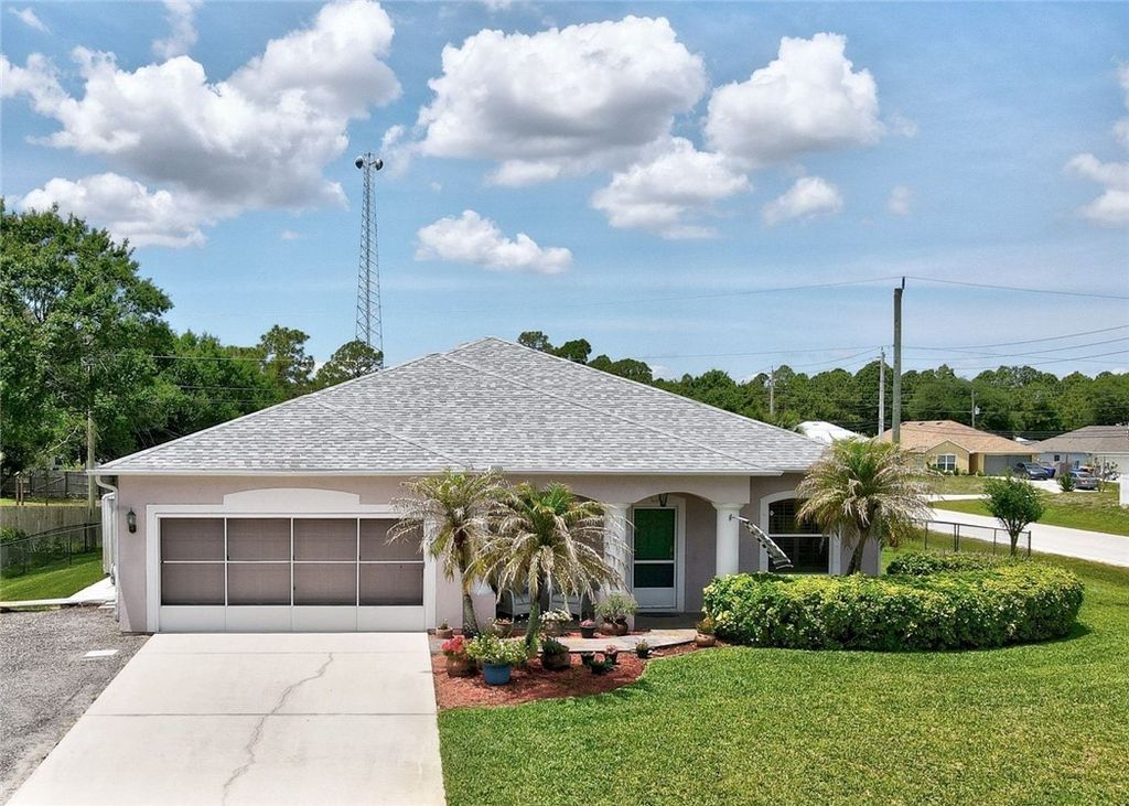 8285 105th Avenue, Vero Beach, FL 32967