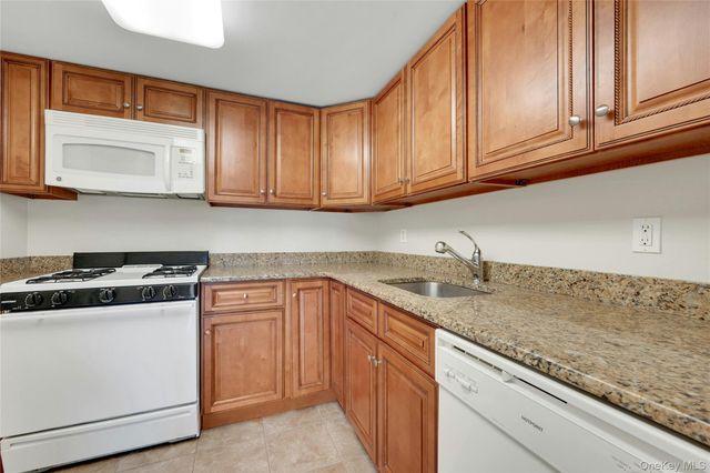 2 Park Avenue 4H, Eastchester, NY 10709