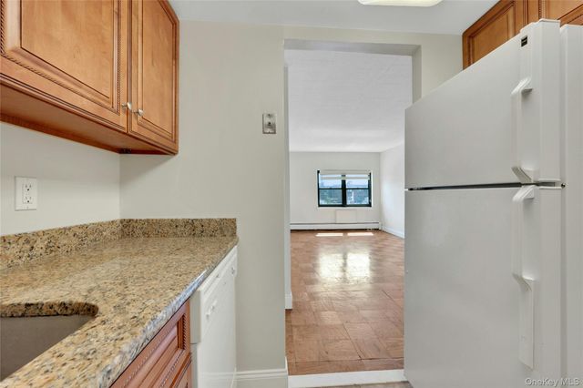 2 Park Avenue 4H, Eastchester, NY 10709