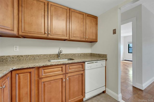 2 Park Avenue 4H, Eastchester, NY 10709