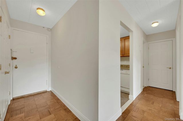 2 Park Avenue 4H, Eastchester, NY 10709
