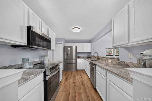 16885 Carriage Way 5, Northville Township, MI 48168