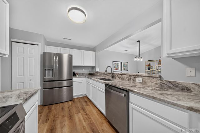16885 Carriage Way 5, Northville Township, MI 48168