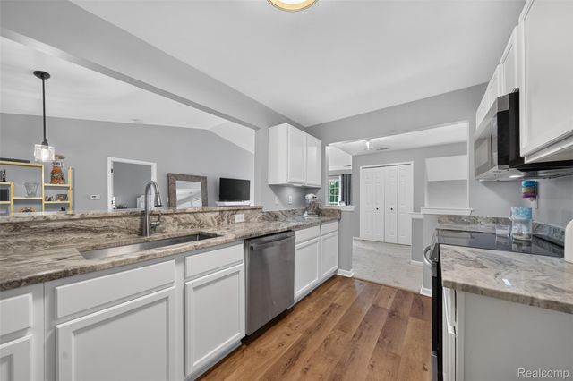 16885 Carriage Way 5, Northville Township, MI 48168