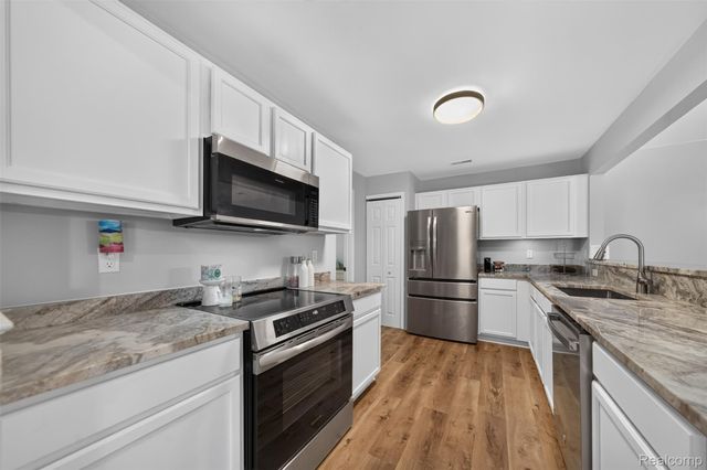 16885 Carriage Way 5, Northville Township, MI 48168