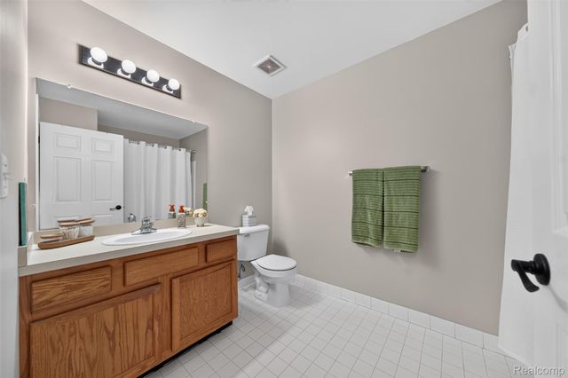 16885 Carriage Way 5, Northville Township, MI 48168