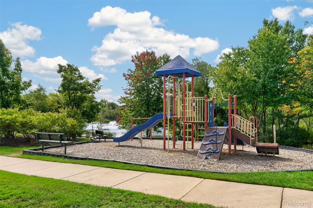 16885 Carriage Way 5, Northville Township, MI 48168