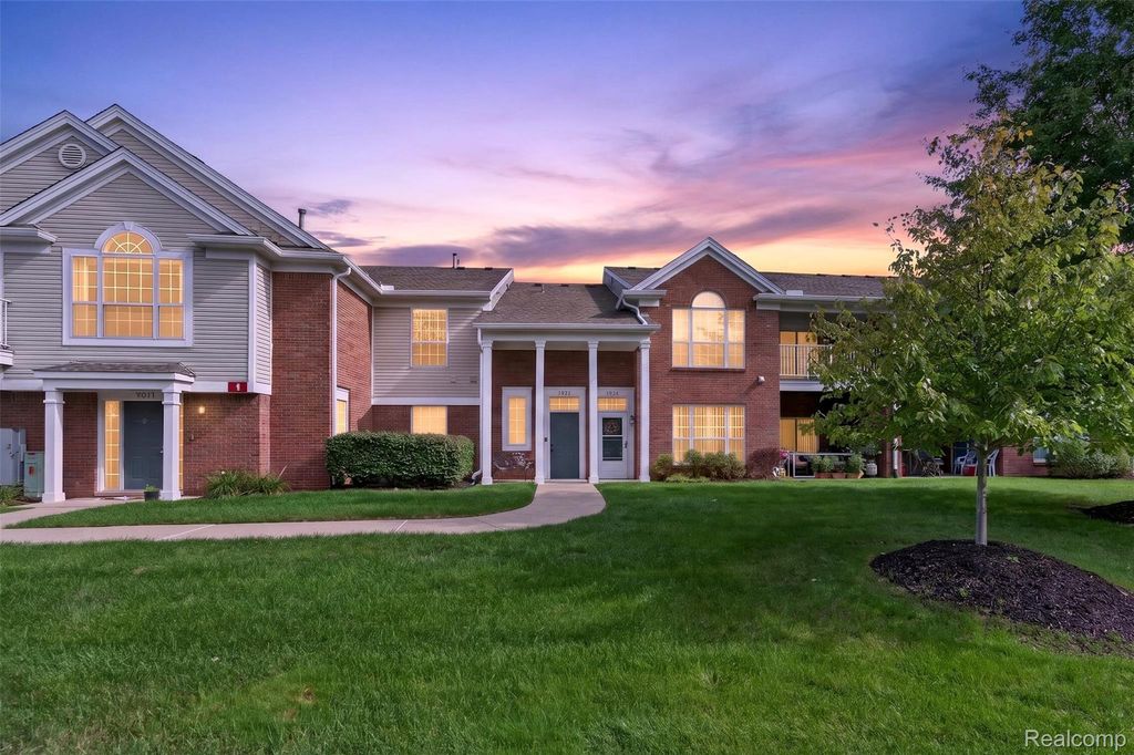16885 Carriage Way 5, Northville Township, MI 48168