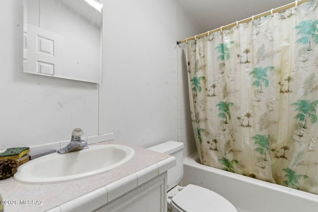 11560 W Massingale Road, Tucson, AZ 85743