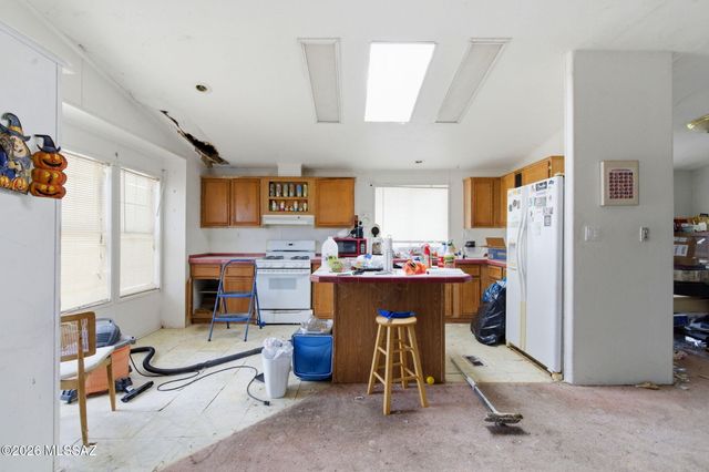 11560 W Massingale Road, Tucson, AZ 85743