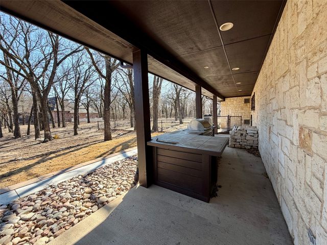 218 River Oaks Drive, Combine, TX 75159