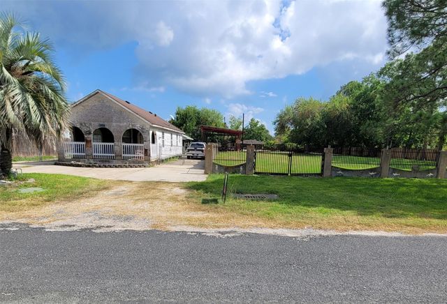 3710 19th Street N, Texas City, TX 77590