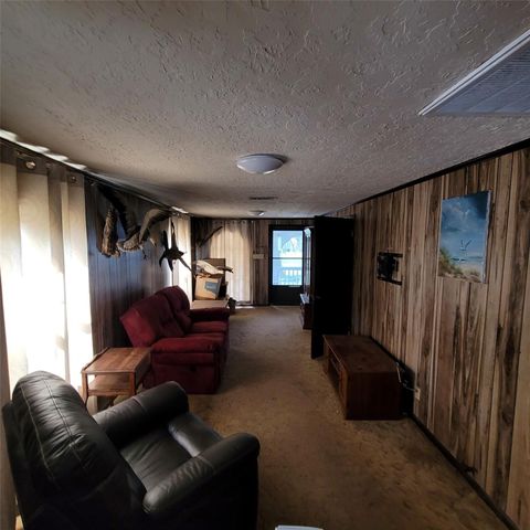 3710 19th Street N, Texas City, TX 77590