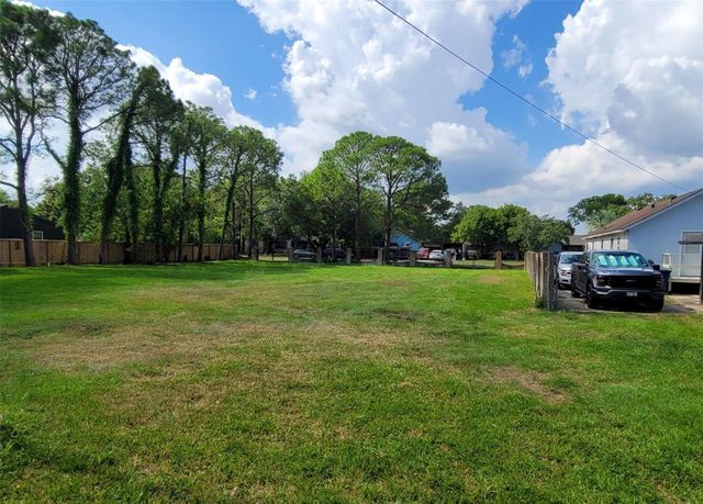 3710 19th Street N, Texas City, TX 77590