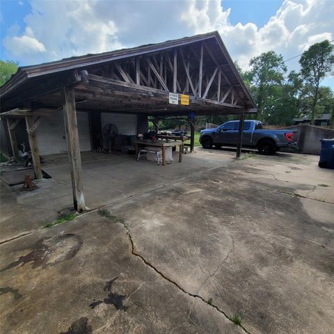 3710 19th Street N, Texas City, TX 77590