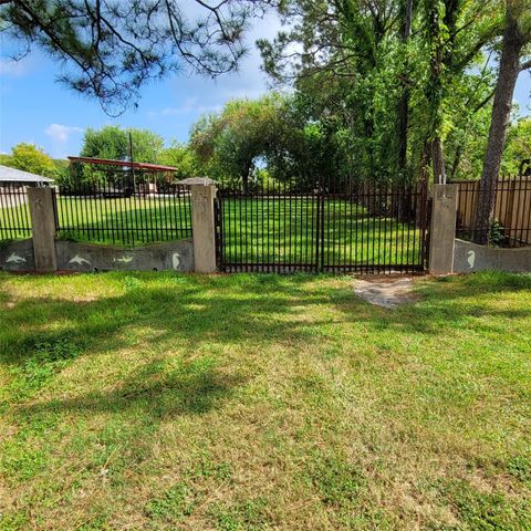 3710 19th Street N, Texas City, TX 77590