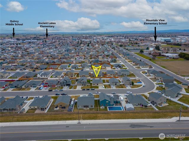 22 NE L Street, Quincy, WA 98848