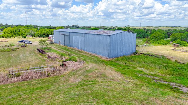 304 E South Main Street, Blooming Grove, TX 76626